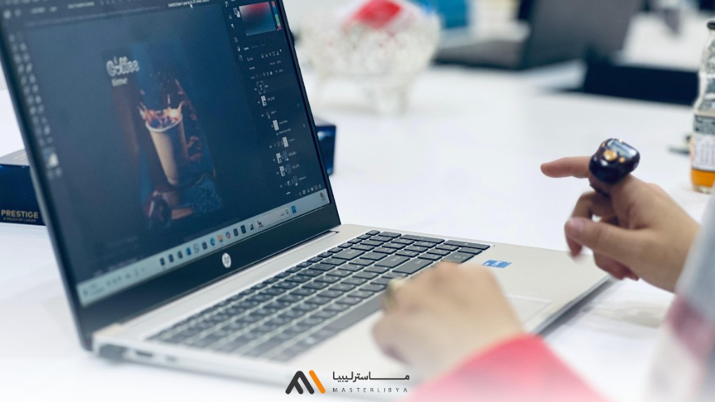 تصميم جرافيكي على الحاسوب